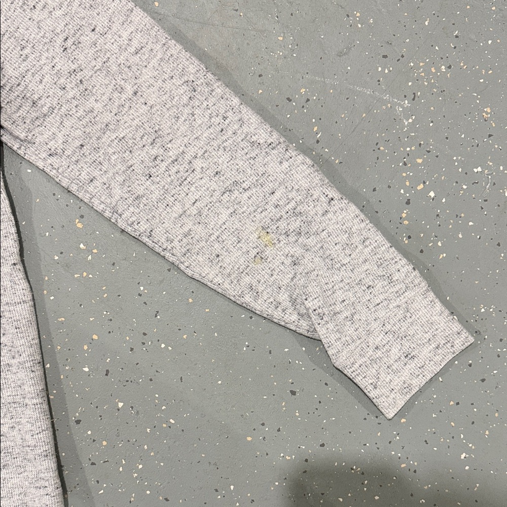 Banana Republic Heather Gray Long Sleeve Henley - Picture 4 of 5